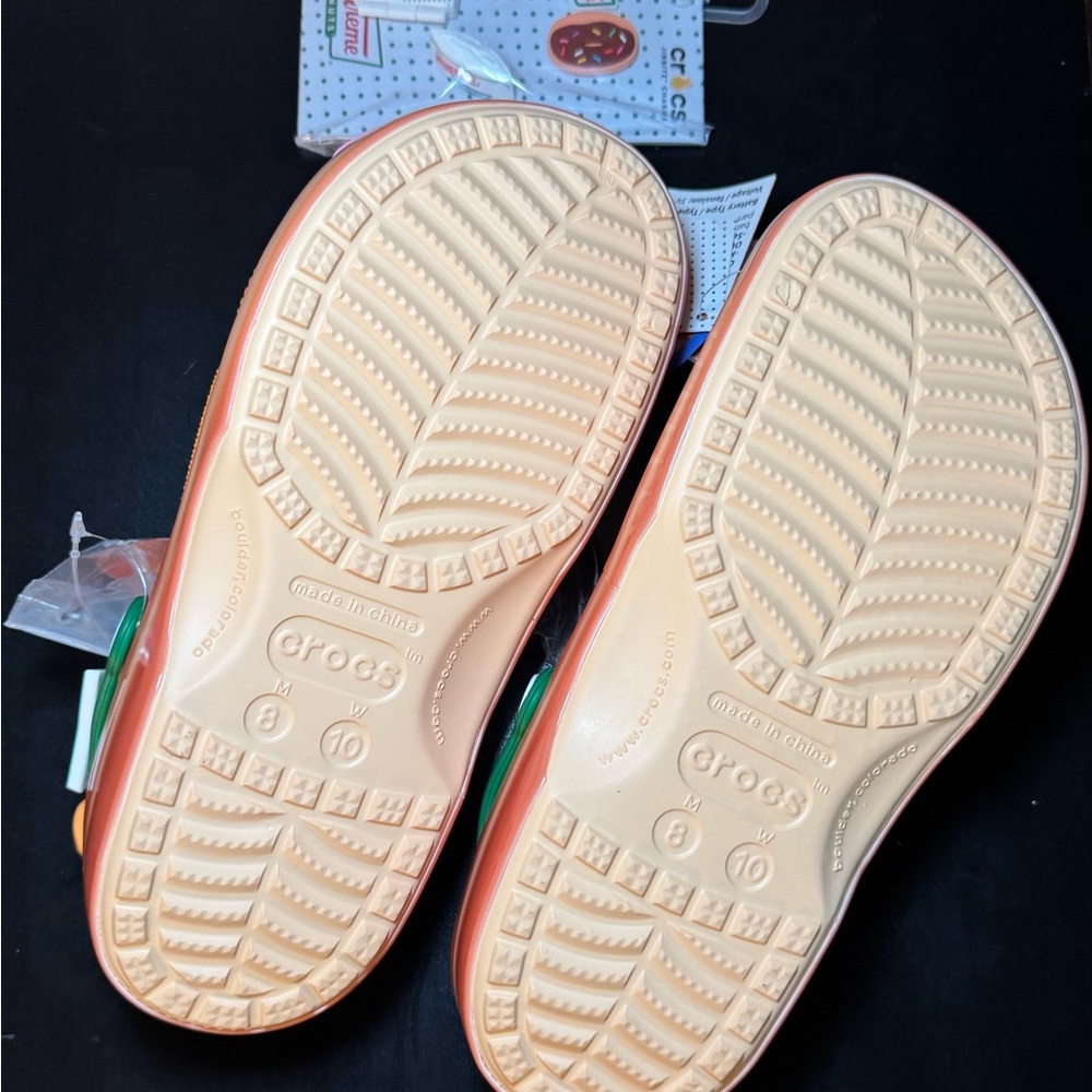 Crocs x Krispy Kreme Classic Clog – Limited Edition - Picture 15 of 16